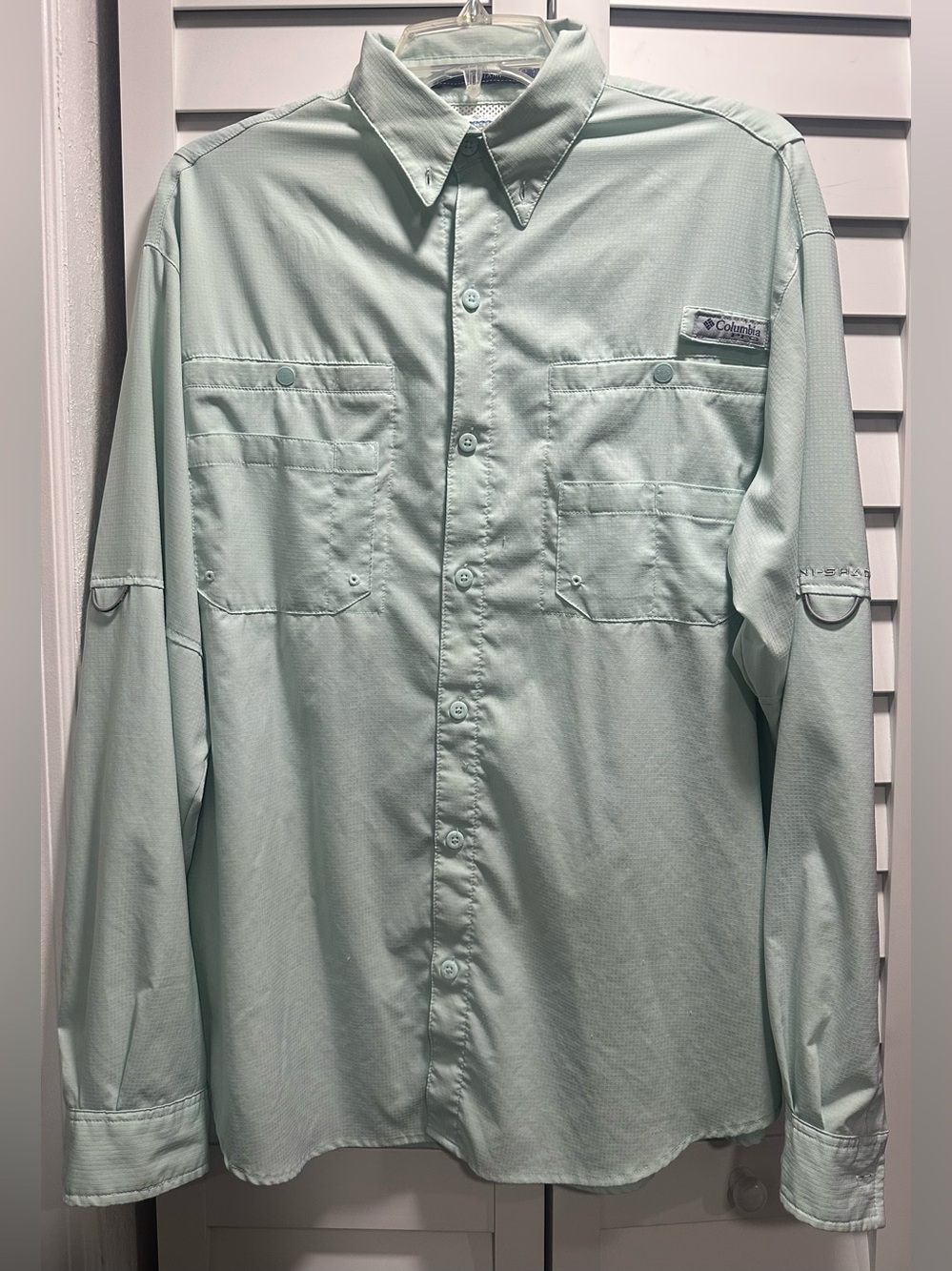 Columbia Light Mint Green Outdoor Button-Up Shirt